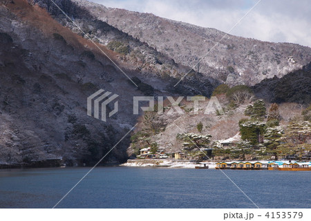 朝日を浴びる船乗り場 朝日を浴びる船乗り場 4153579