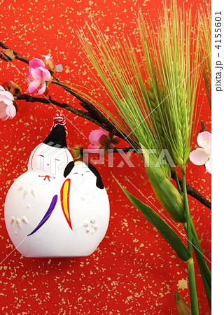 陶器抱え雛麦に桃の花・縦位置和紙バック 4155601