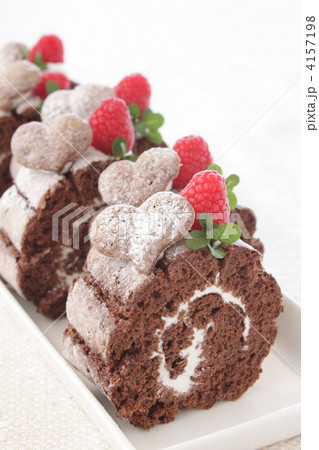 ロールケーキ　ココア　ラズベリー 4157198
