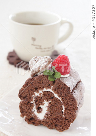 ロールケーキ ココア ラズベリー ロールケーキ ココア ラズベリー 4157207