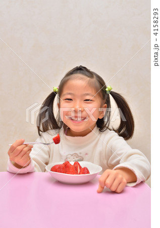 イチゴ美味しいな 4158293