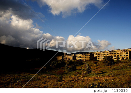 山の中の廃墟アパート群 山の中の廃墟アパート群 4159056