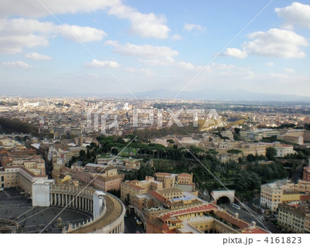 サンピエトロ広場とローマ市内 4161823