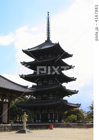 奈良興福寺の五重塔 4167883