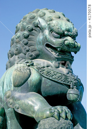 Lion at the Emperors Palace Lion at the Emperors Palace 4170078