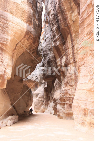 ペトラ エルハズネへの道 ペトラ エルハズネへの道 4177106