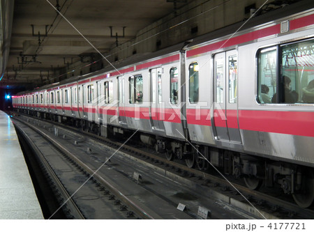 京葉線　E233系　東京駅　 4177721