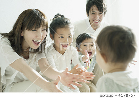 家族の団らん 4178757