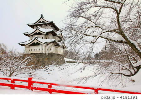 雪の弘前城(横) 雪の弘前城(横) 4181391