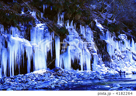 埼玉県・三十槌の氷柱 4182264