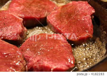 お肉ジュージュー 4182283