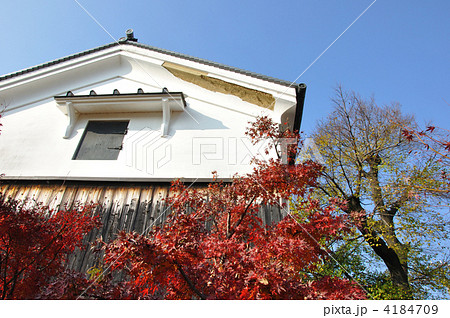 土蔵と紅葉 土蔵と紅葉 4184709