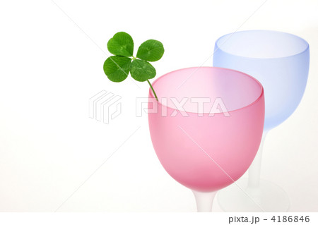 クローバーとペアグラス クローバーとペアグラス 4186846