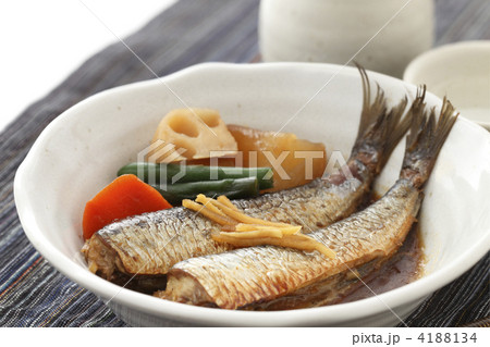 いわしの生姜煮と酒器 4188134