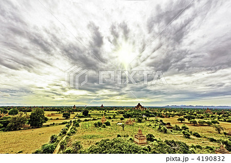 バガンの遺跡群　ミャンマー 4190832