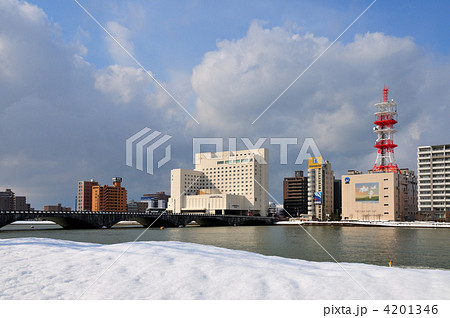 万代橋冬 4201346