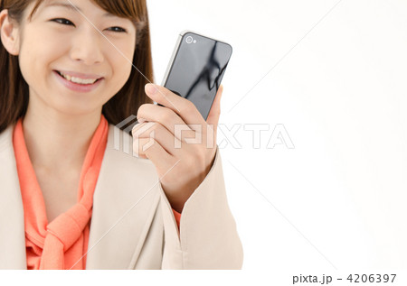 スマートフォンを持つビジネスウーマン スマートフォンを持つビジネスウーマン 4206397