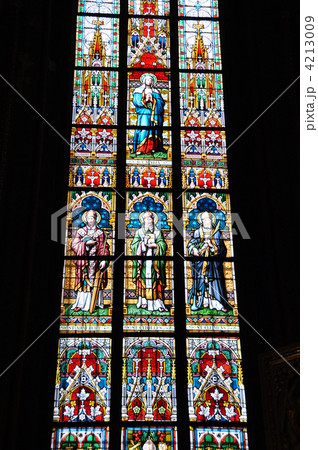 プラハ　プラハ城・聖ヴィート大聖堂内部 4213009