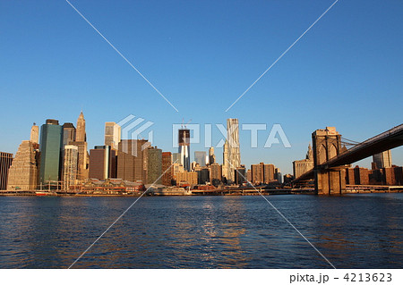 ブルックリンブリッジとロウアーマンハッタン 4213623