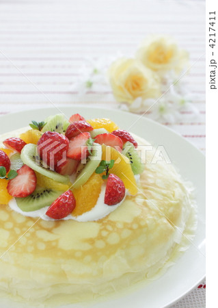 スイーツ　ミルクレープ　フルーツ 4217411