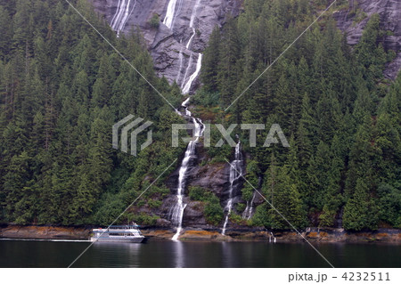 ミスティーフィヨルドの滝 ミスティーフィヨルドの滝 4232511