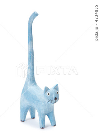 statuette of cat with raised tail 4234835