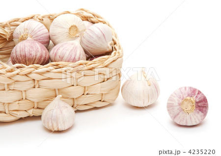 garlic in the basket 4235220