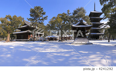 四国八十八ヶ所第75番札所「善通寺」雪の東院(伽藍) 四国八十八ヶ所第75番札所「善通寺」雪の東院(伽藍) 4241292