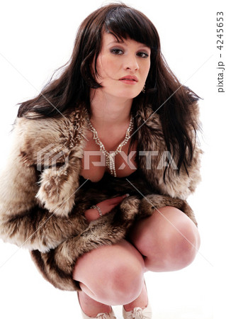 Young beauty 4245653