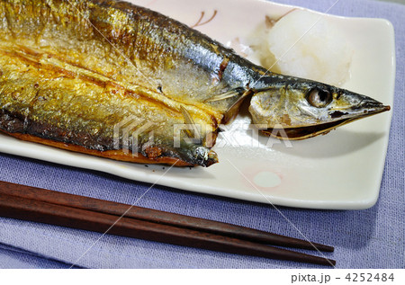 秋刀魚の塩焼き 4252484