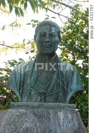 「近藤勇」の胸像（壬生寺／京都市中京区） 4252707