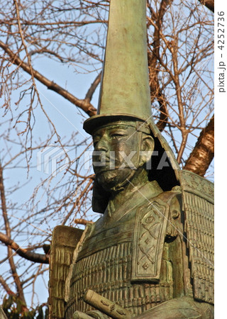 「前田利長」の騎馬像（高岡古城公園／富山県高岡市） 4252736