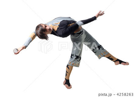 Acrobat with a glass marble 4258263