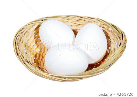 Chicken eggs in a wicker basket 4261720