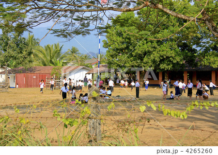ラオスの田舎町　バンビエン 4265260