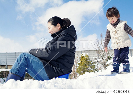 雪景色と子供 雪景色と子供 4266348