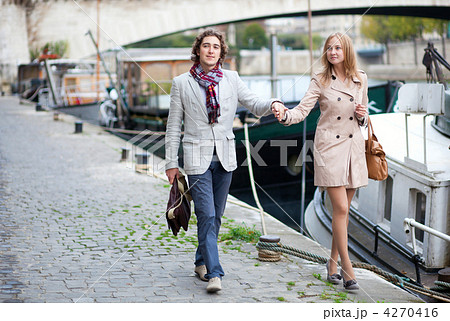Romantic couple in Paris at the embankment 4270416
