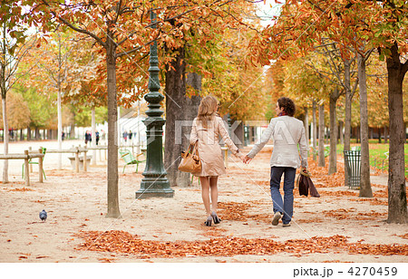 Romantic couple in Paris, having a date at fall 4270459