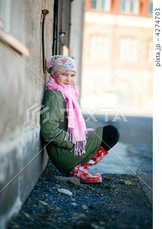 Beautiful young girl outdoors Beautiful young girl outdoors 4274703