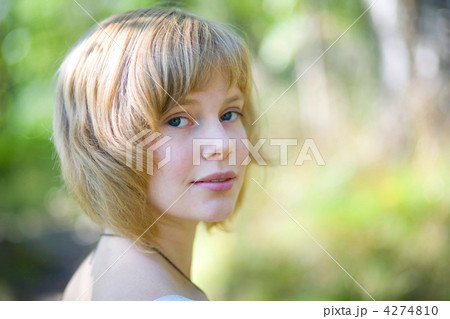 Portrait of a beautiful young woman 4274810