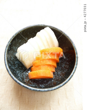 ぬか漬けの大根と人参 ぬか漬けの大根と人参 4277031