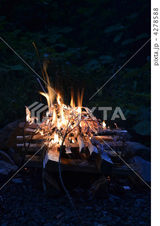 焚き火の夜 4278588