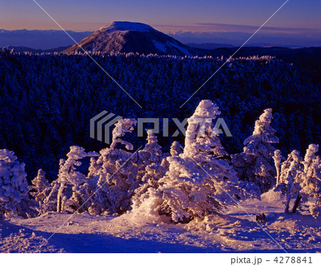 冬の蓼科山(八ヶ岳、北横岳より) 冬の蓼科山(八ヶ岳、北横岳より) 4278841