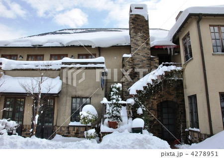 雪景色の洋館 雪景色の洋館 4278951