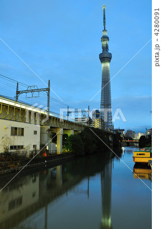 スカイツリーのライトアップ スカイツリーのライトアップ 4280091