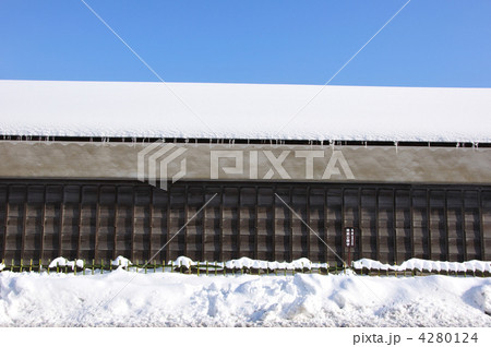 彦根城馬屋・雪景色 4280124