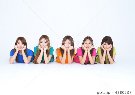 若い女性(カラフル) 若い女性(カラフル) 4280237