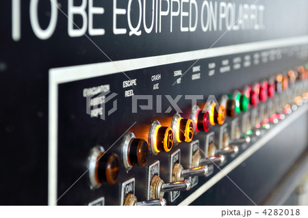 トグルスイッチ　ランプ 4282018