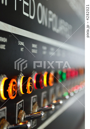 トグルスイッチ　ランプ 4282021