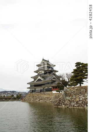 国宝 松本城 冬景色 国宝 松本城 冬景色 4282458